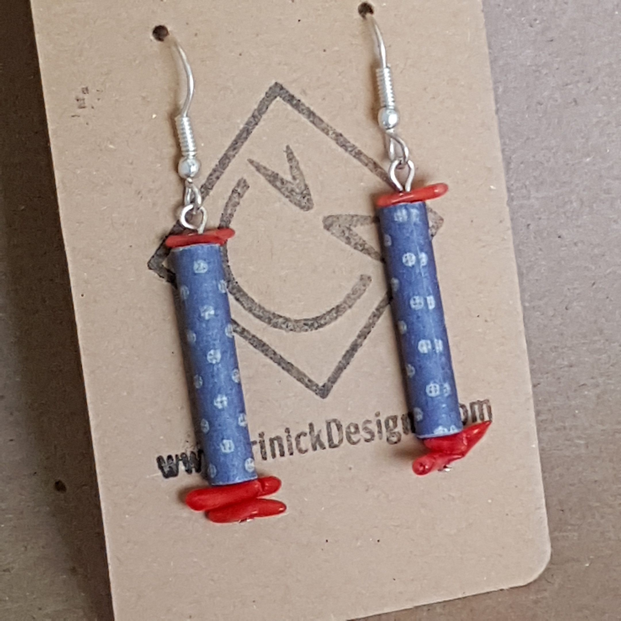 Polka dot paper Bead Earrings – Grey and red